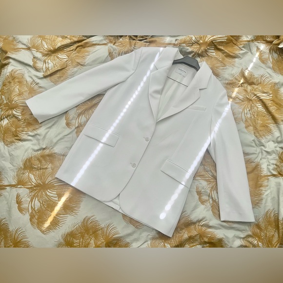 Babaton Atelier New Agency blazer L 23”ptp - Picture 2 of 3